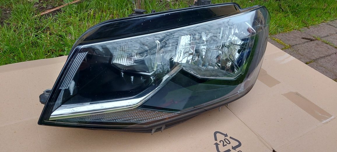 Lampa przód lewa VW CADDY III Lift Europa