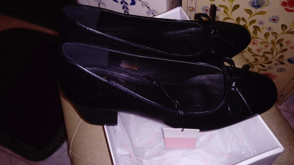 Sapatos senhora pretos n. 36