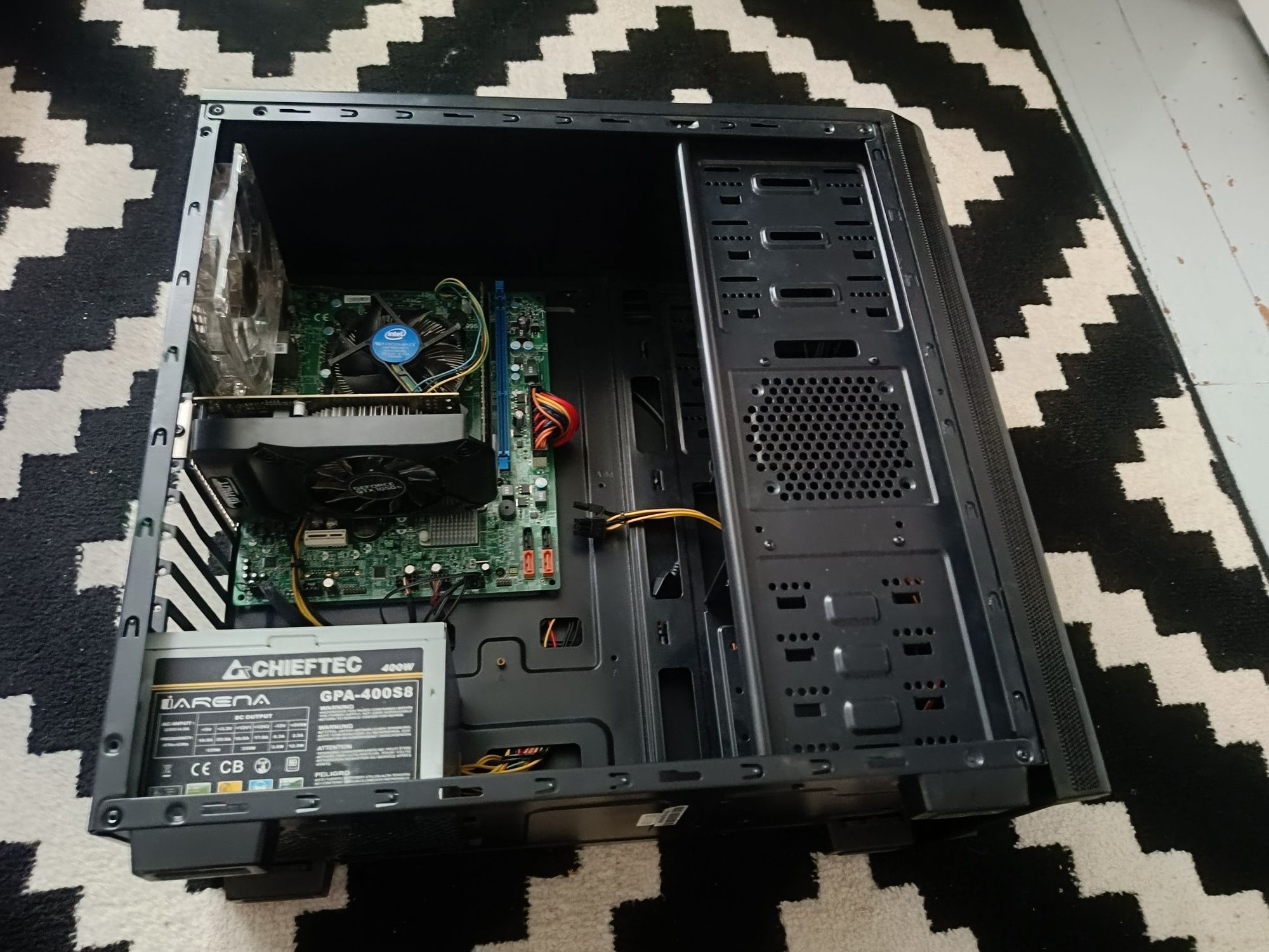 Komputer PC + monitor 24 cale. Do gier/pracy