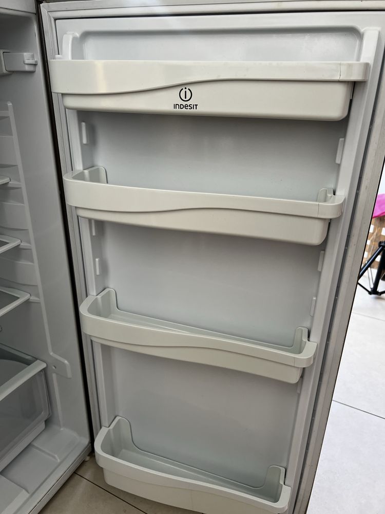 Frigorífico 2 Portas Com Congelador Frost Geladeira