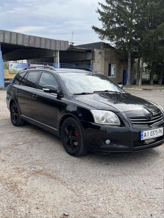 Toyota avensis  .