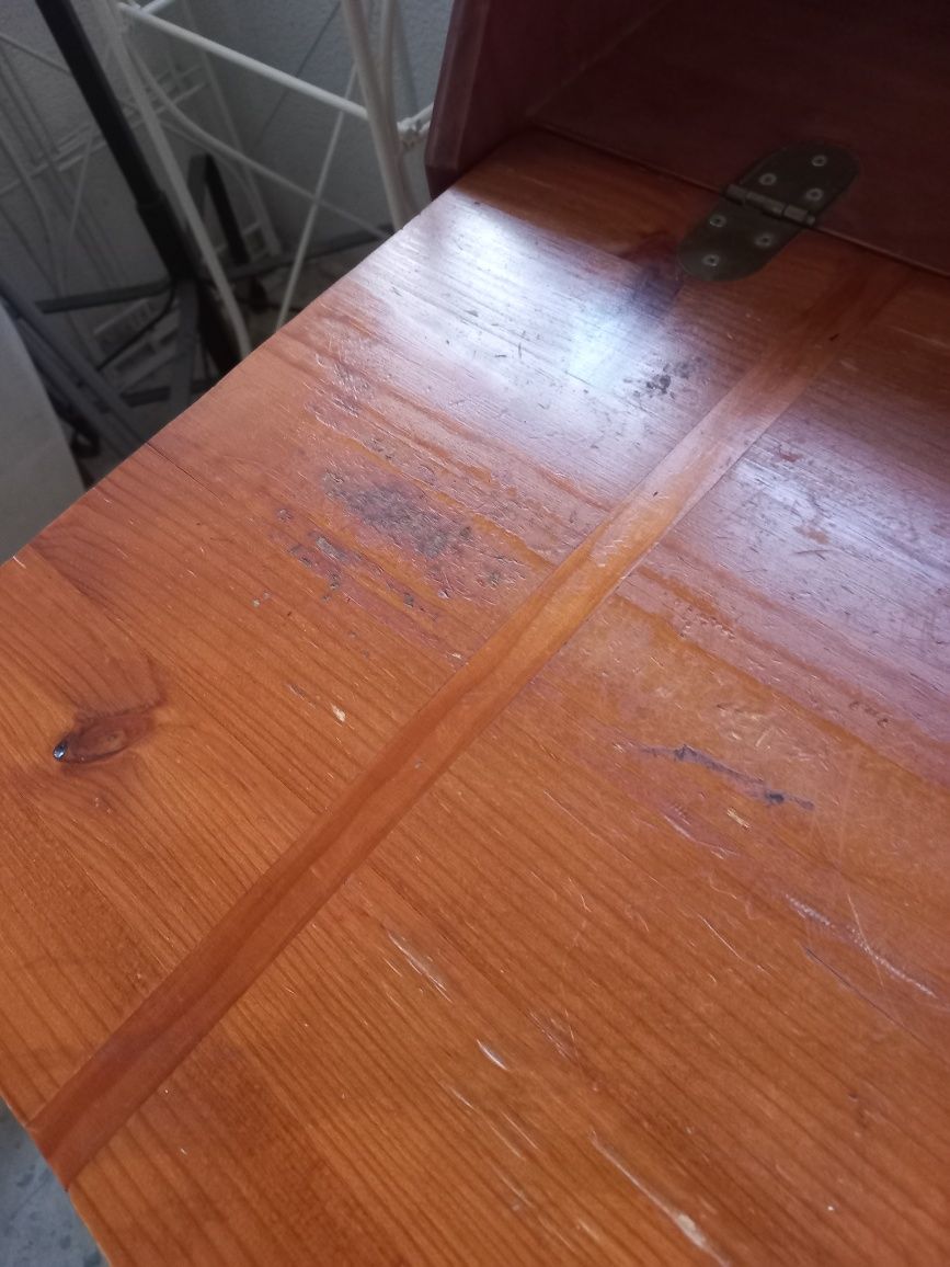 Escrivaninha em madeira maciça
