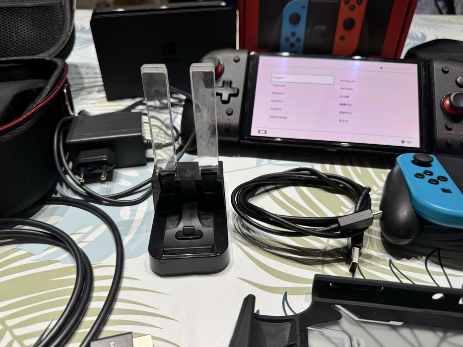 Nintendo Switch OLED Preta - 64GB