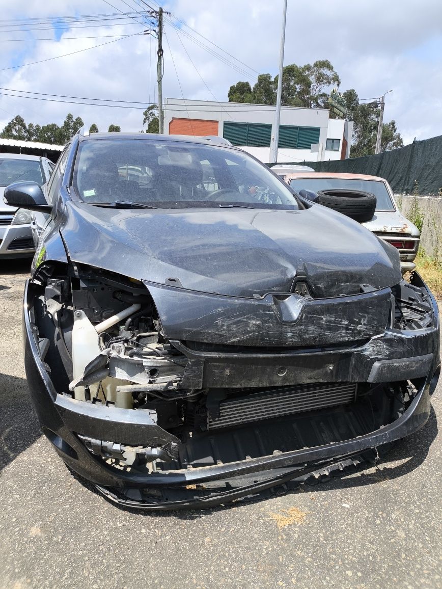 Renault Megane 1.5 DCI | Falta frente completa - fácil