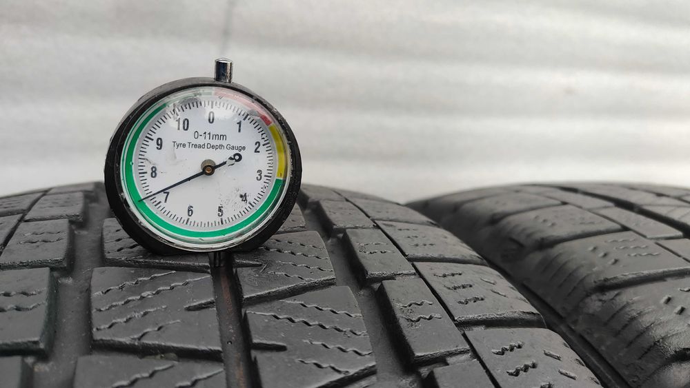 Opony Zimowe 215/60/17C Falken 2szt 7,2mm 2021r MB