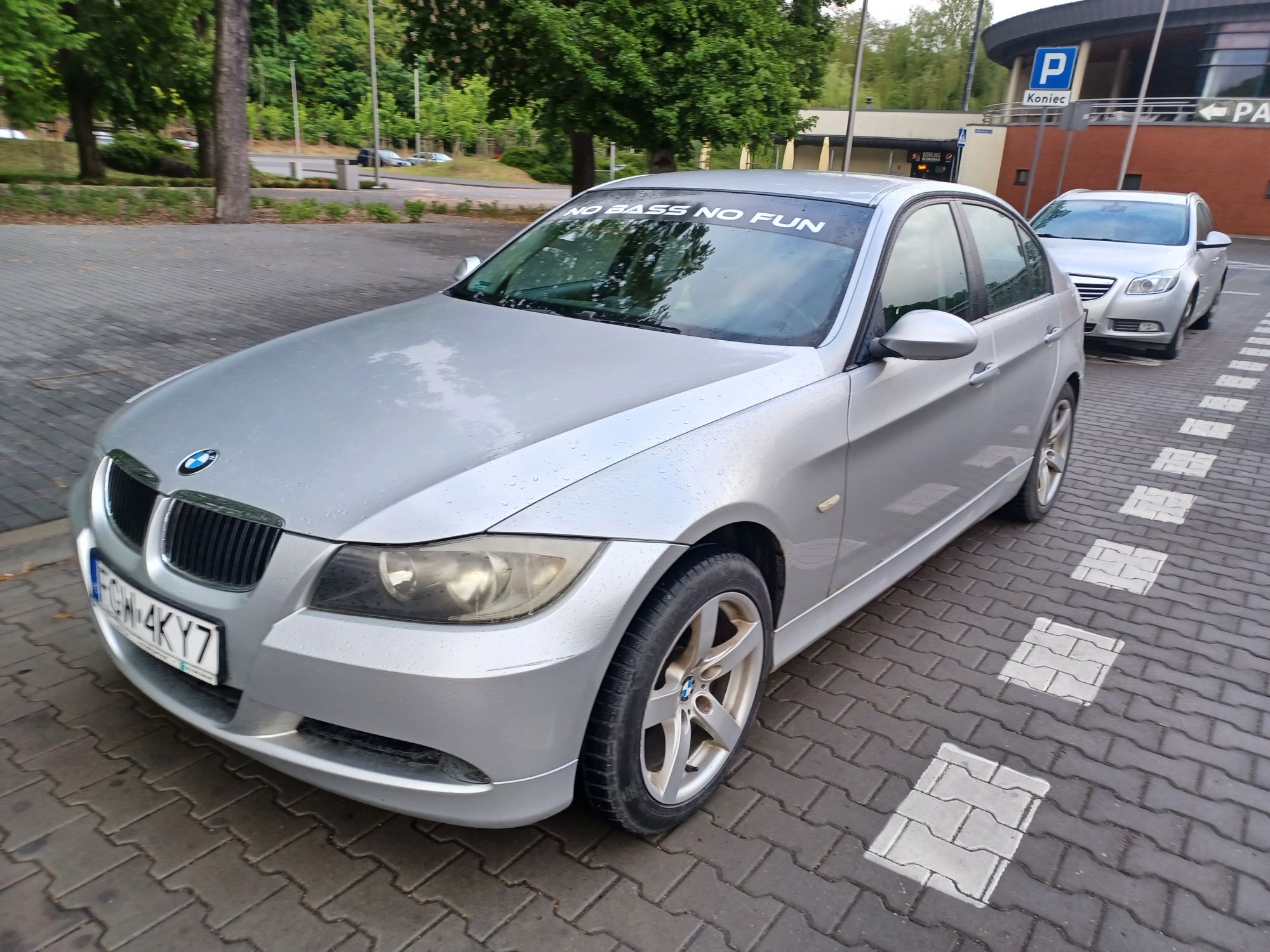 Bmw e90 320i sedan 150Km