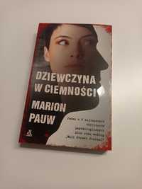 Dziewczyna w ciemnosc