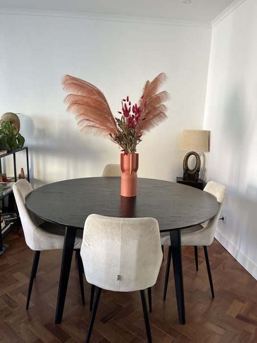 Mesa de Jantar + 4 Cadeiras | Dining Table + 4 Chairs