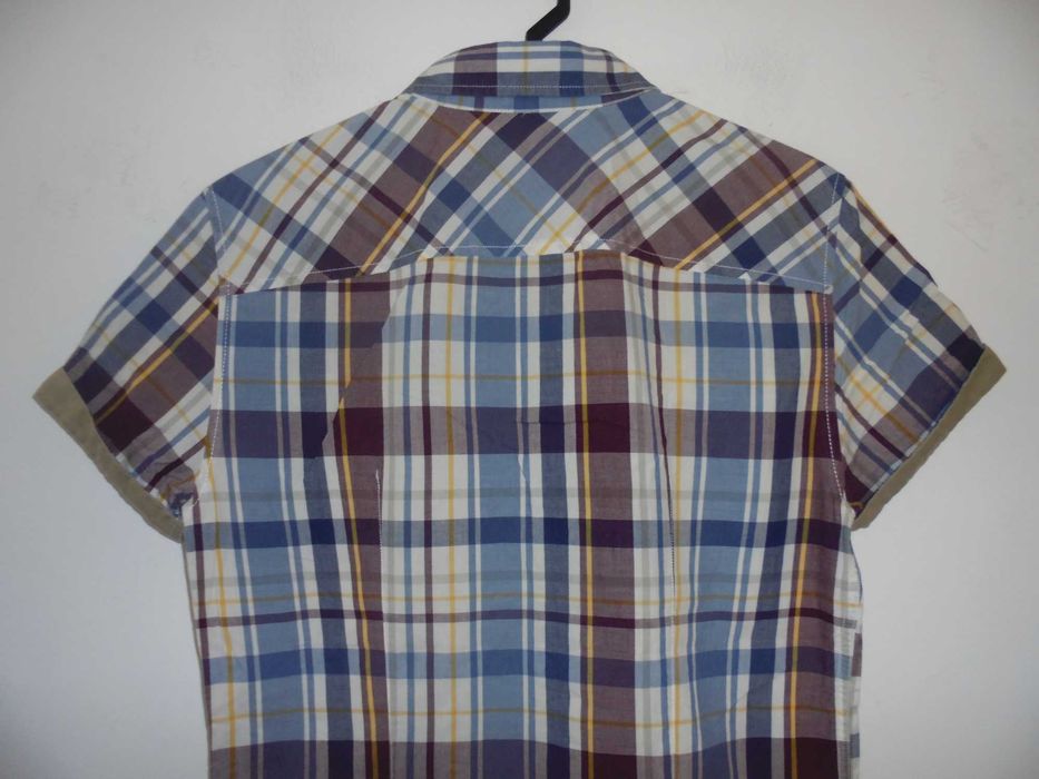 camisa de homem da marca Bershka