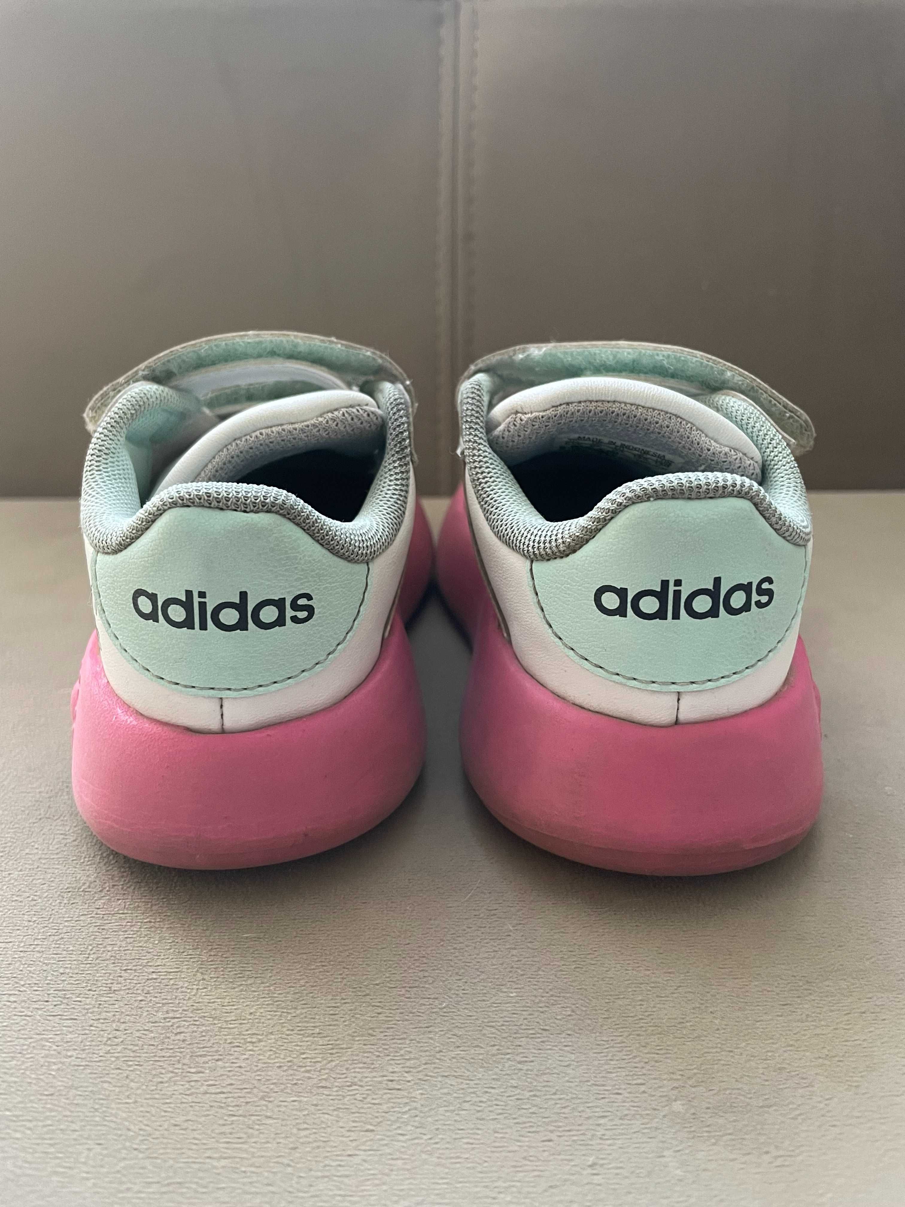 Дитячі кросівки для дівчинки Adidas