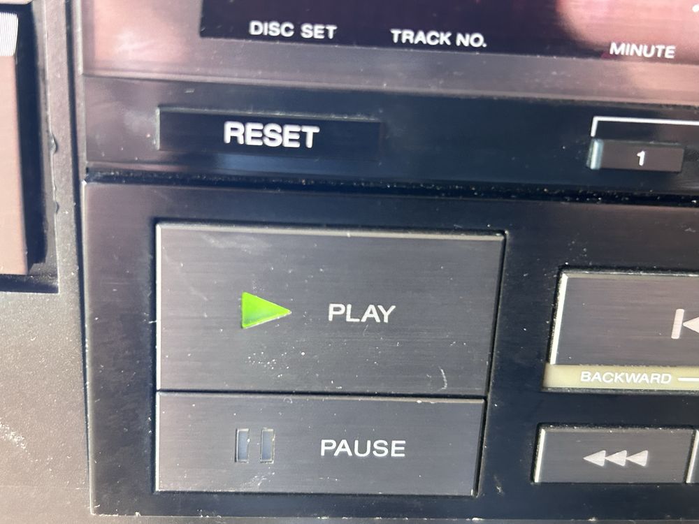 Перший програвач Sony CDP-101 на CD