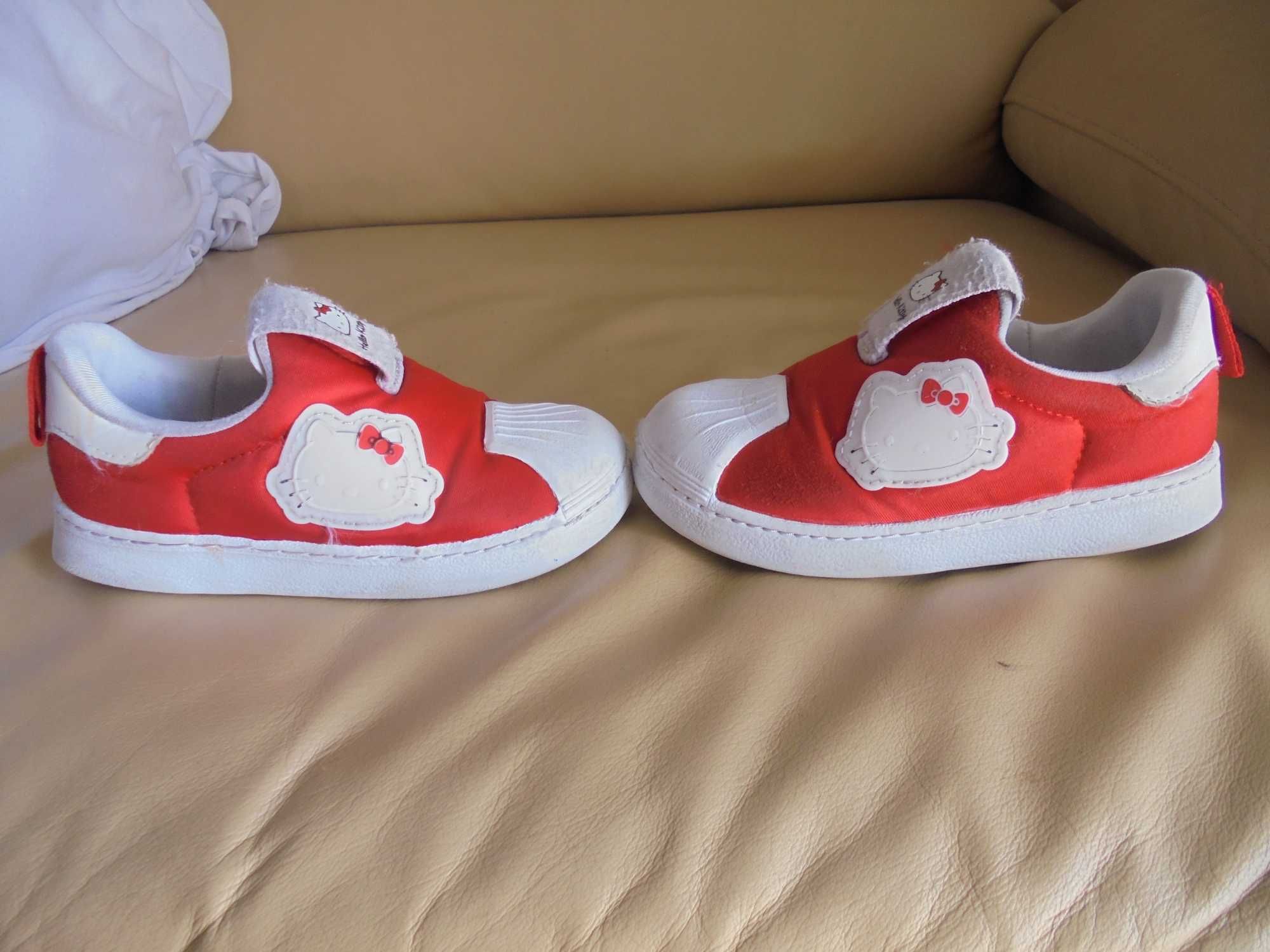 ténis de menina da marca adidas