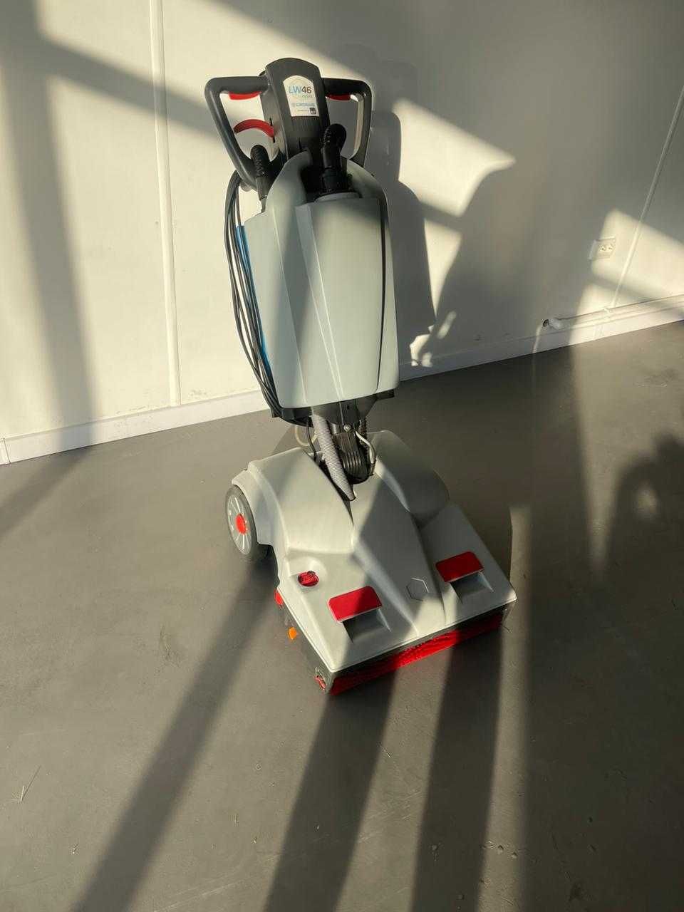 Lindhaus LW46 Гібридна підлогомийна машина поломоечная Karcher