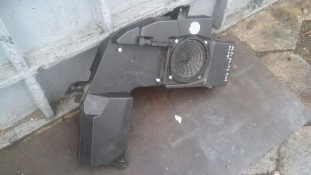 Tuba Subwoofer HAES Audi A4 B6 Kombi 2004