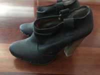 Botins pretos Stradivarius