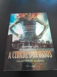 "Cidade dos Ossos" de Cassandra Clare