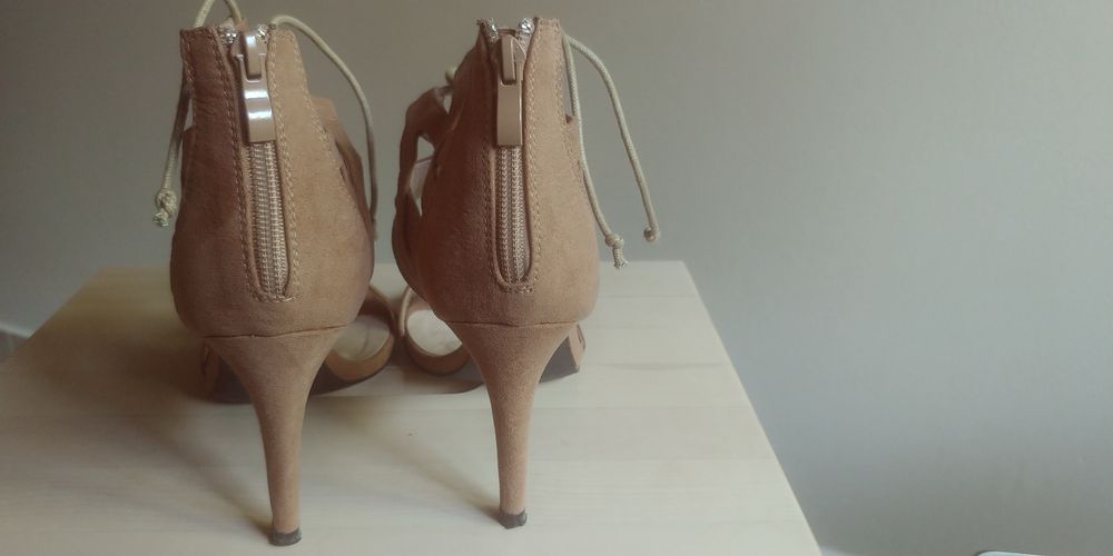 Buty damskie VICES (beżowe, rozmiar 39)