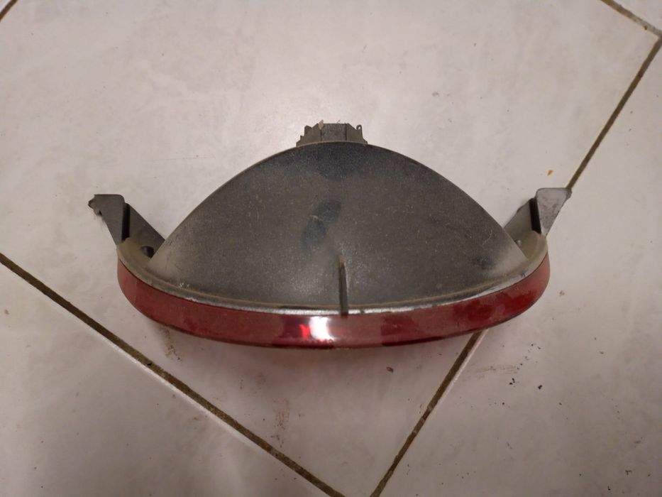 Lampa tylna do skutera Peugeot.