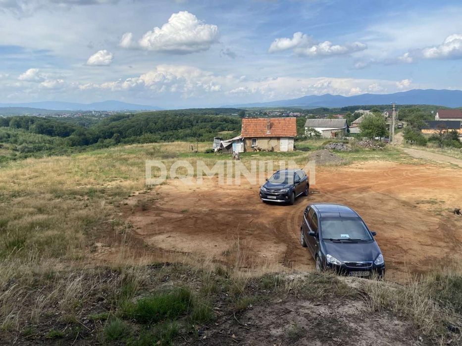 Продається земельна ділянка у с. Мала Копаня