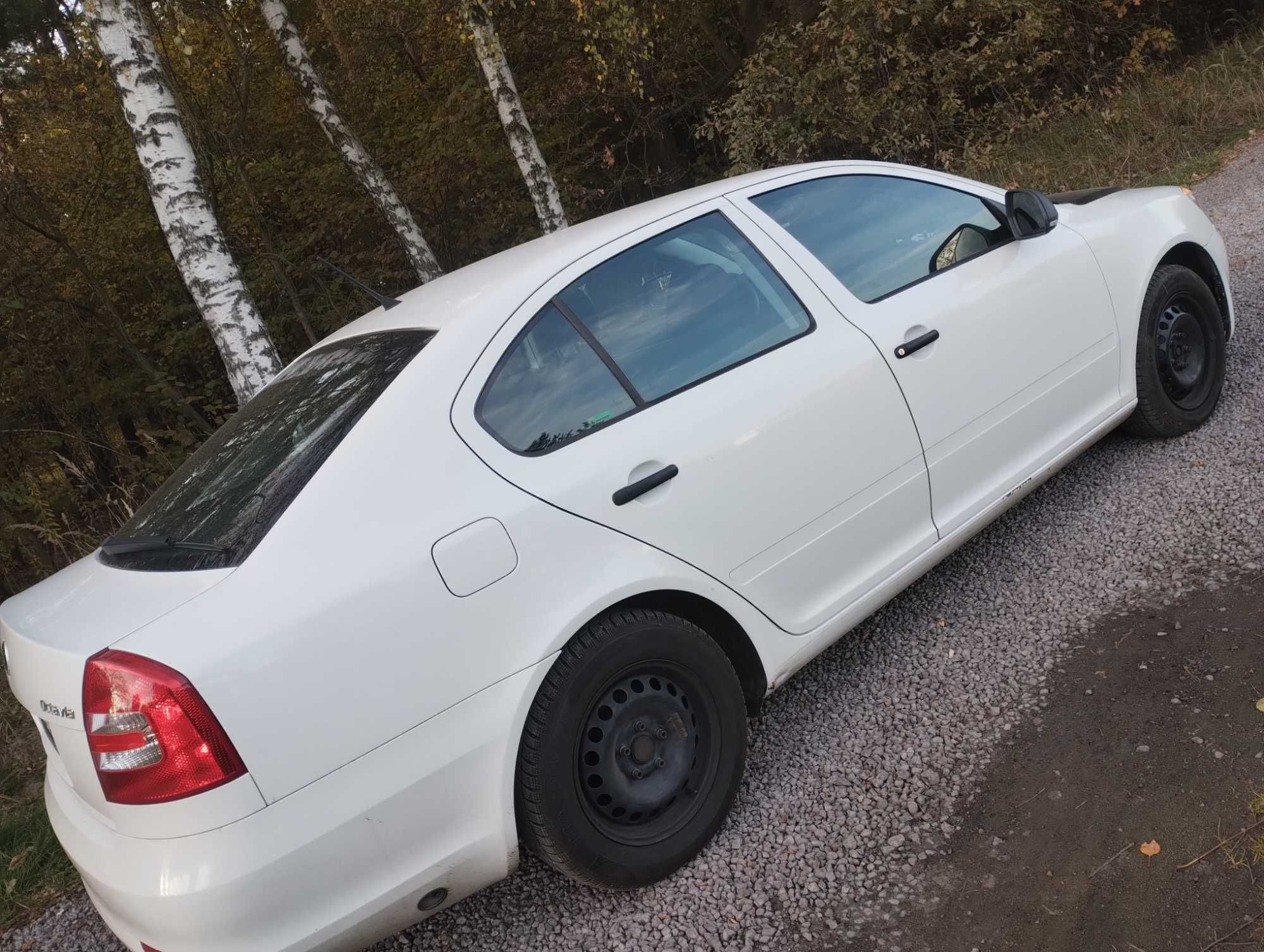 SKODA OCTAVIA II z 2012 roku z silnikiem 1.6 MPI benzyna z gazem