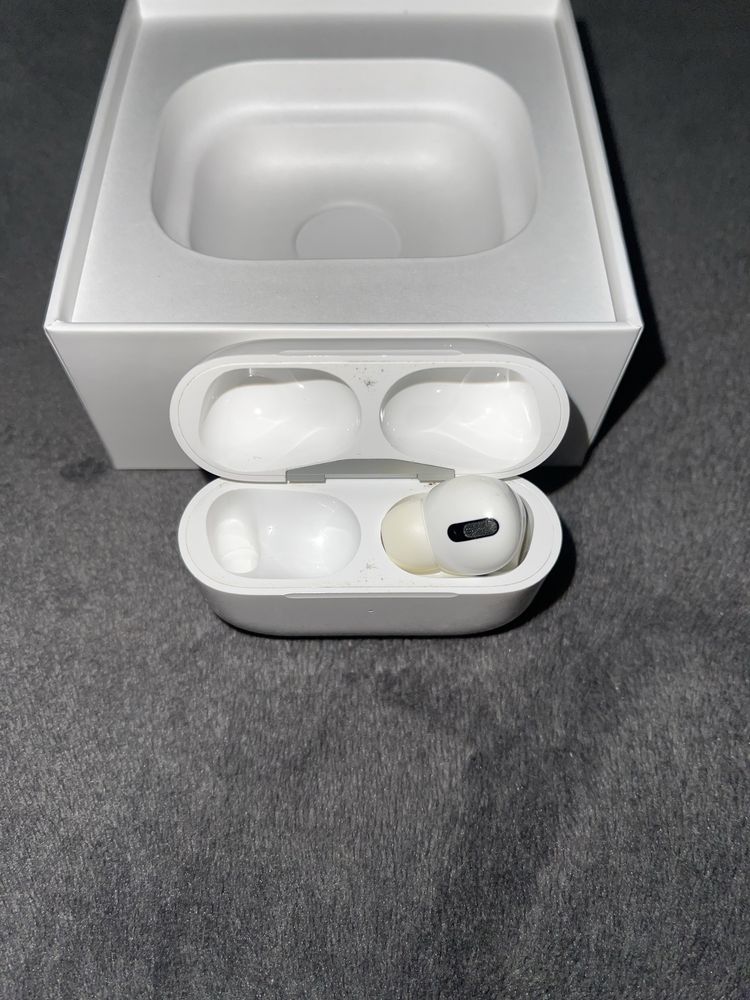 AirPods Pro 2 покоління 1 навушник у комплекті