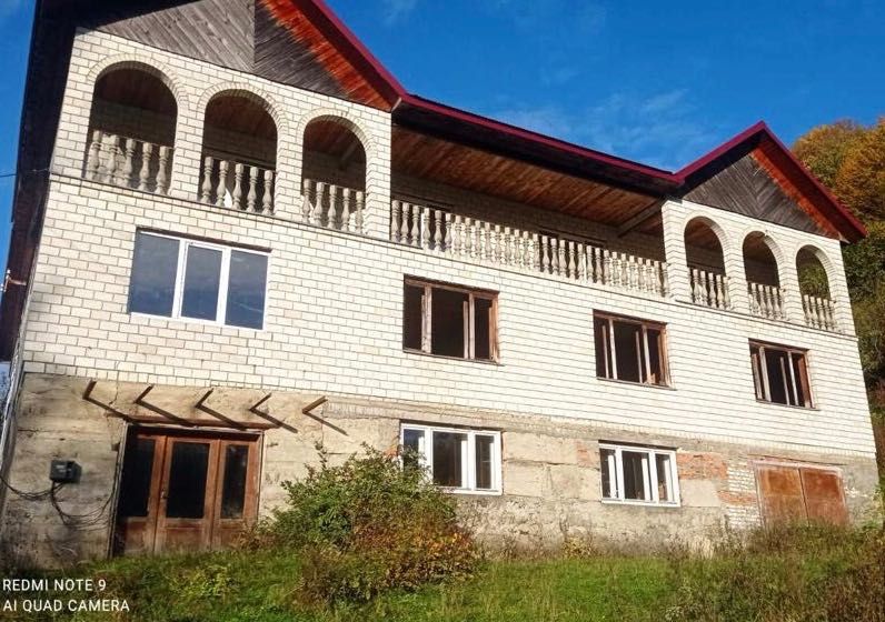 Новобудова із земельною ділянкою
