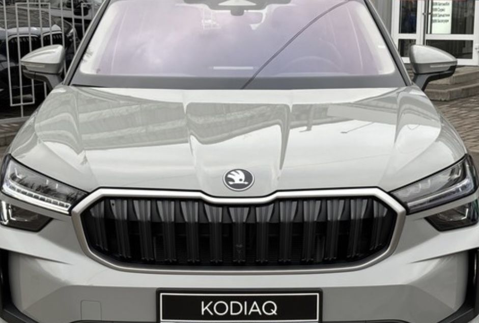Накладка решітки радіатора Skoda Kodiaq 2025
