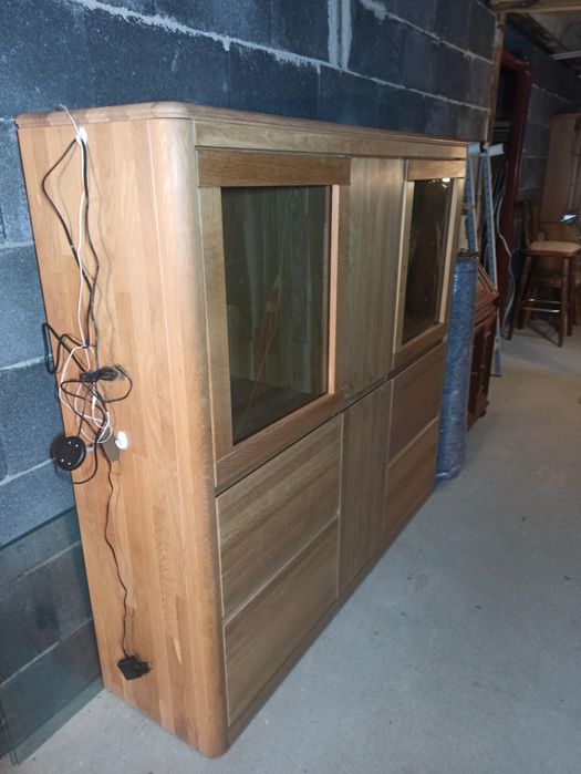 Szafka - komoda przeszkloną