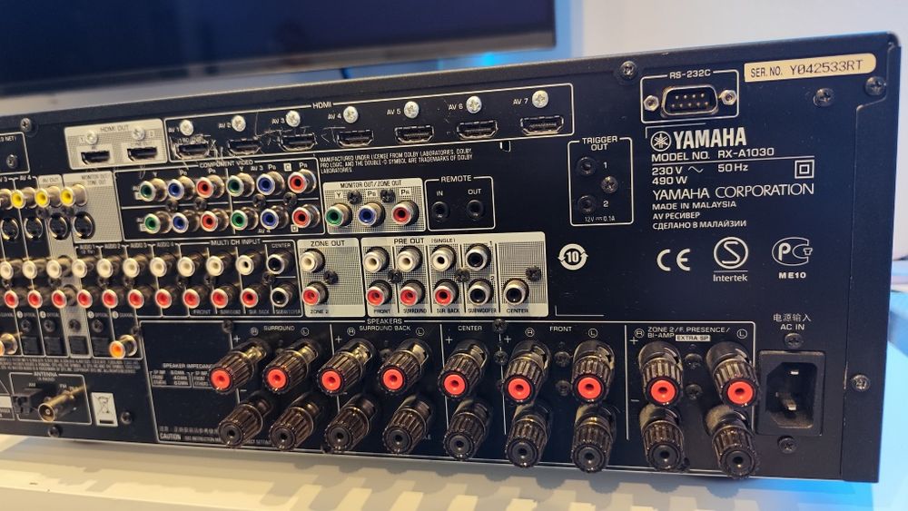 Amplituner Yamaha Aventage RX-A1030 - 7.2 - 4K UHD