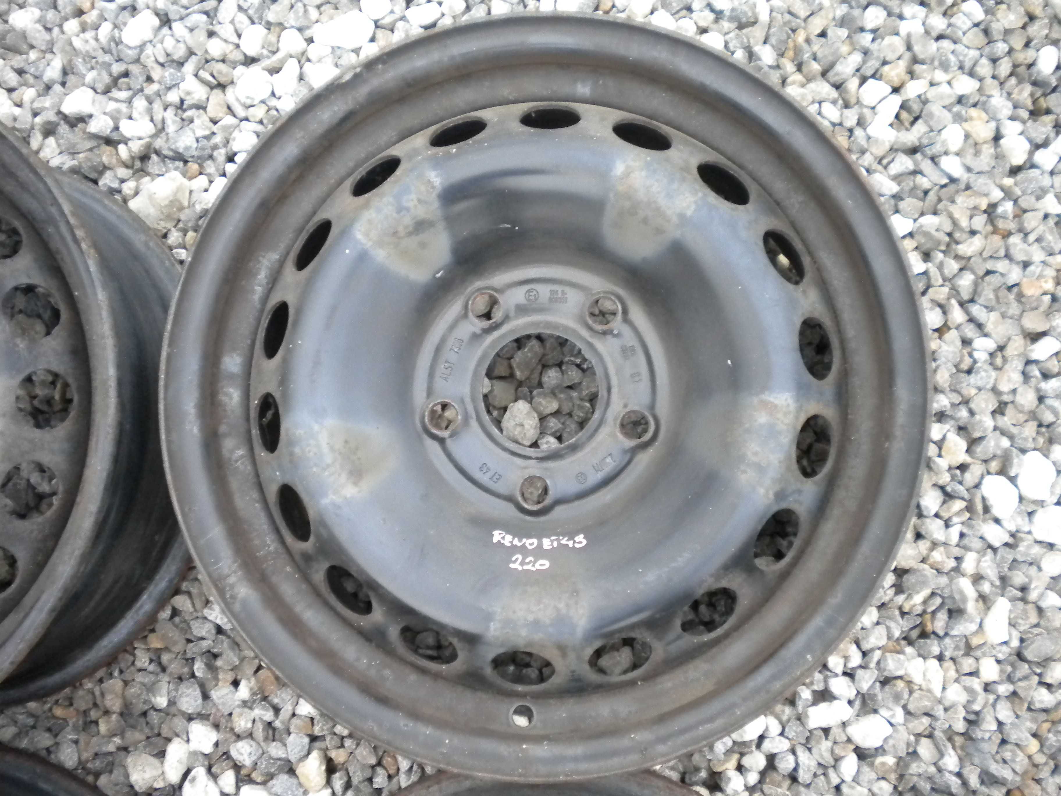 Felgi stalowe 15 5x114,3 et43 Renault Megane III Scenic III