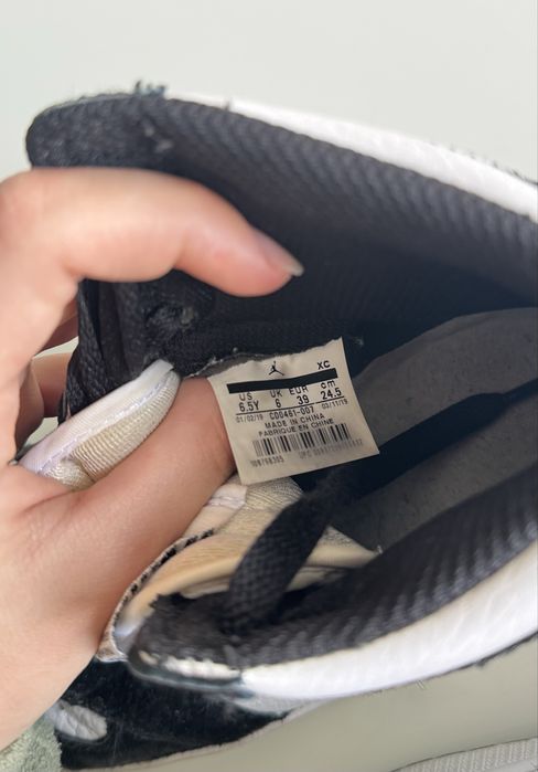 Кросівки Nike Air Jordan 1 Retro High OG Twist жіночі чорно-білі