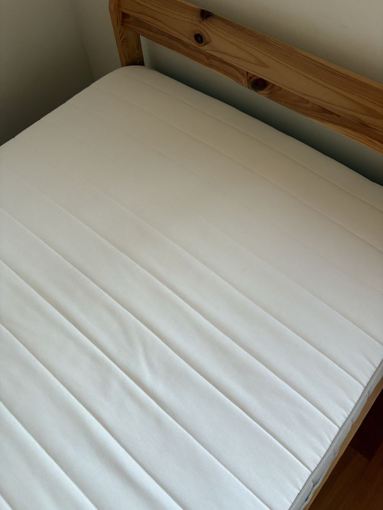 Cama de Solteiro Completa IKEA – Colchão + Estrado