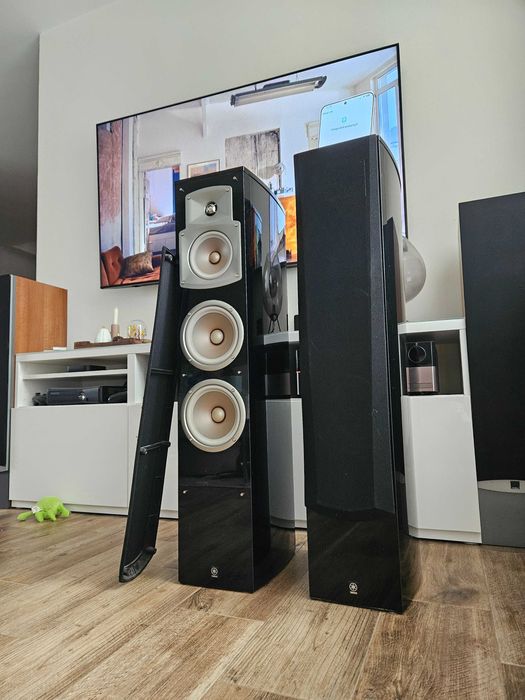 OKAZJA Glosniki kolumny stereo podlogowe Piano Black Yamaha ns 555