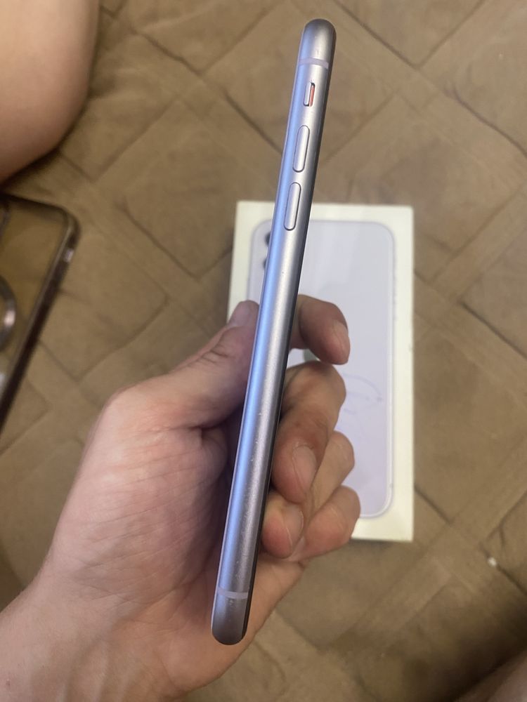 Продам Iphone 11