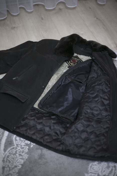 Шкіряна зимова куртка чоловіча