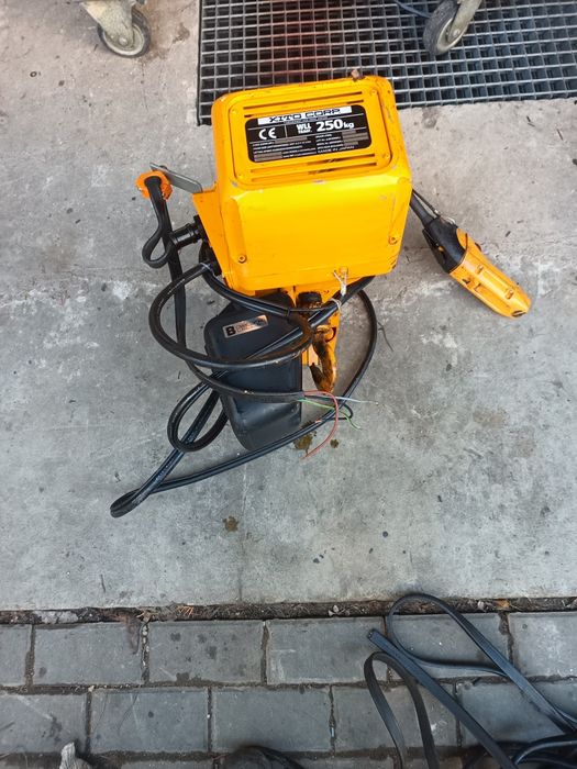 Wciągarka elektryczna 250 kg