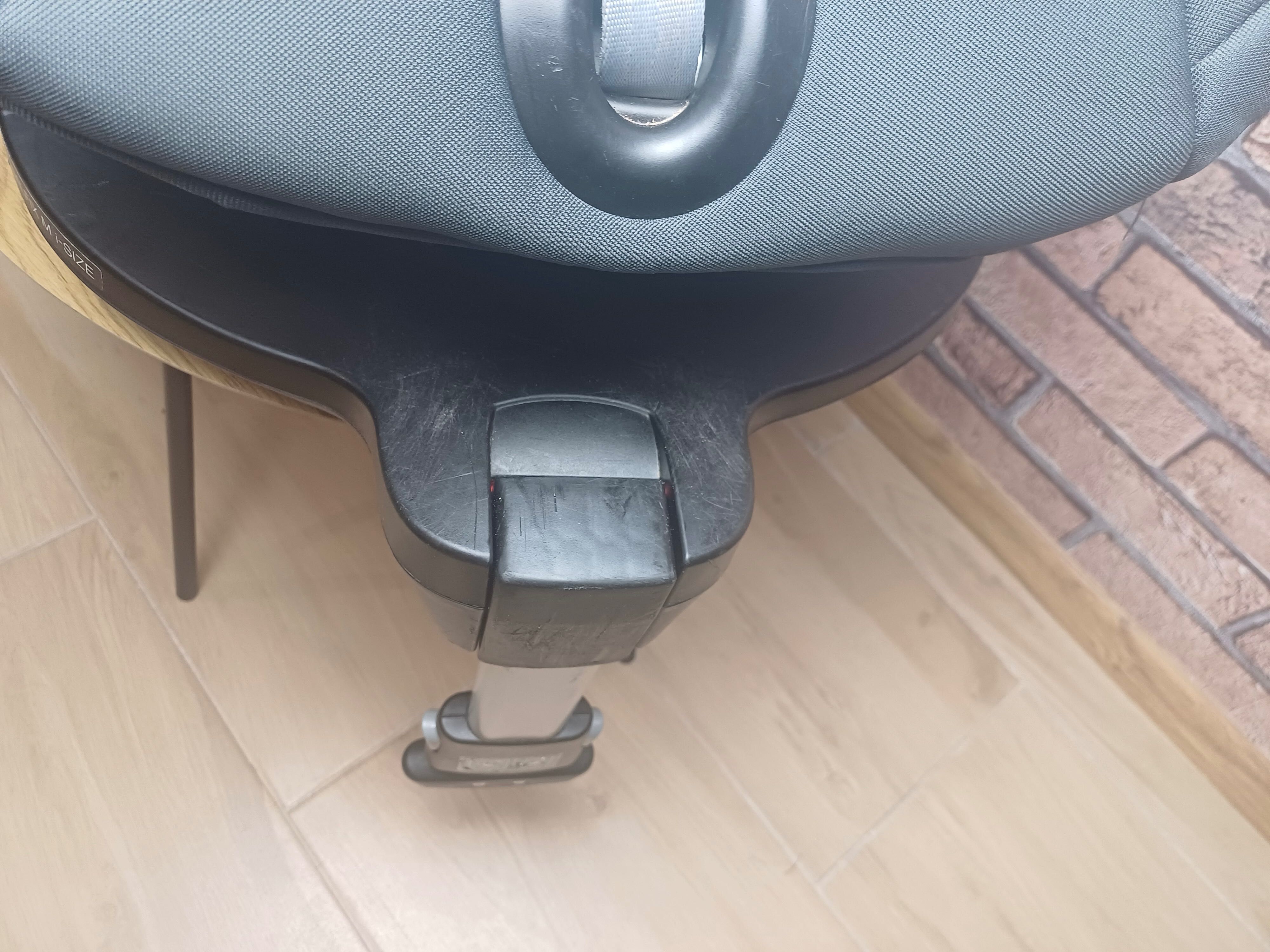 BRITAX Romer Dualfix M i-SIZE fotelik obrotowy, stan bardzo dobry