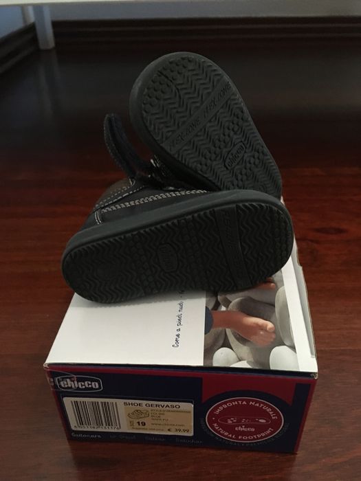 Bota azul menino tamanho 19