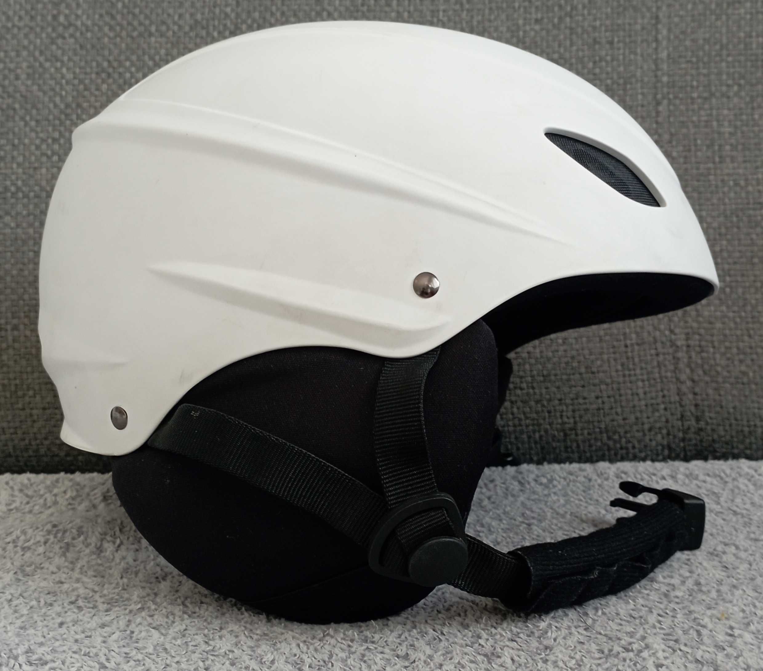 Kask narciarski 52-55 cm