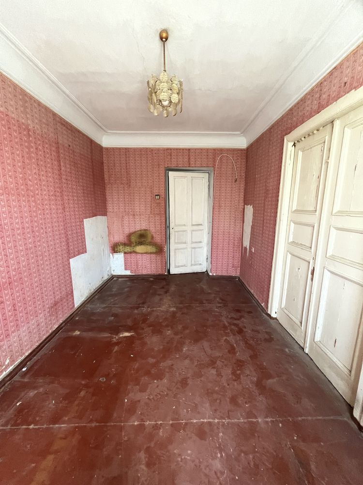 Продаж великої 2к.к. Сталінки в Центрі, вул. Декабристів, біля «Казки»