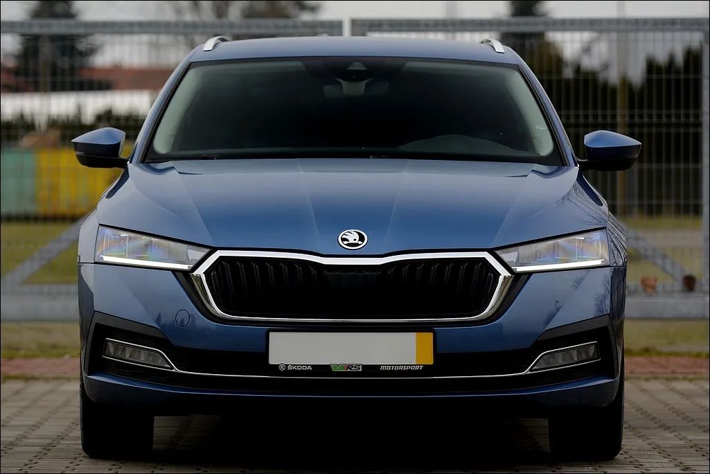 Skoda Octavia 2.0 TDI 150KM DSG * ULTIMATE * LED * Ambiente * HAK *
