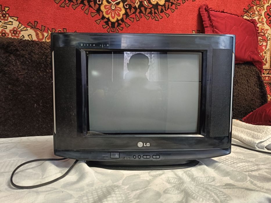 Продам телевизор LG 14SA2RB-T2