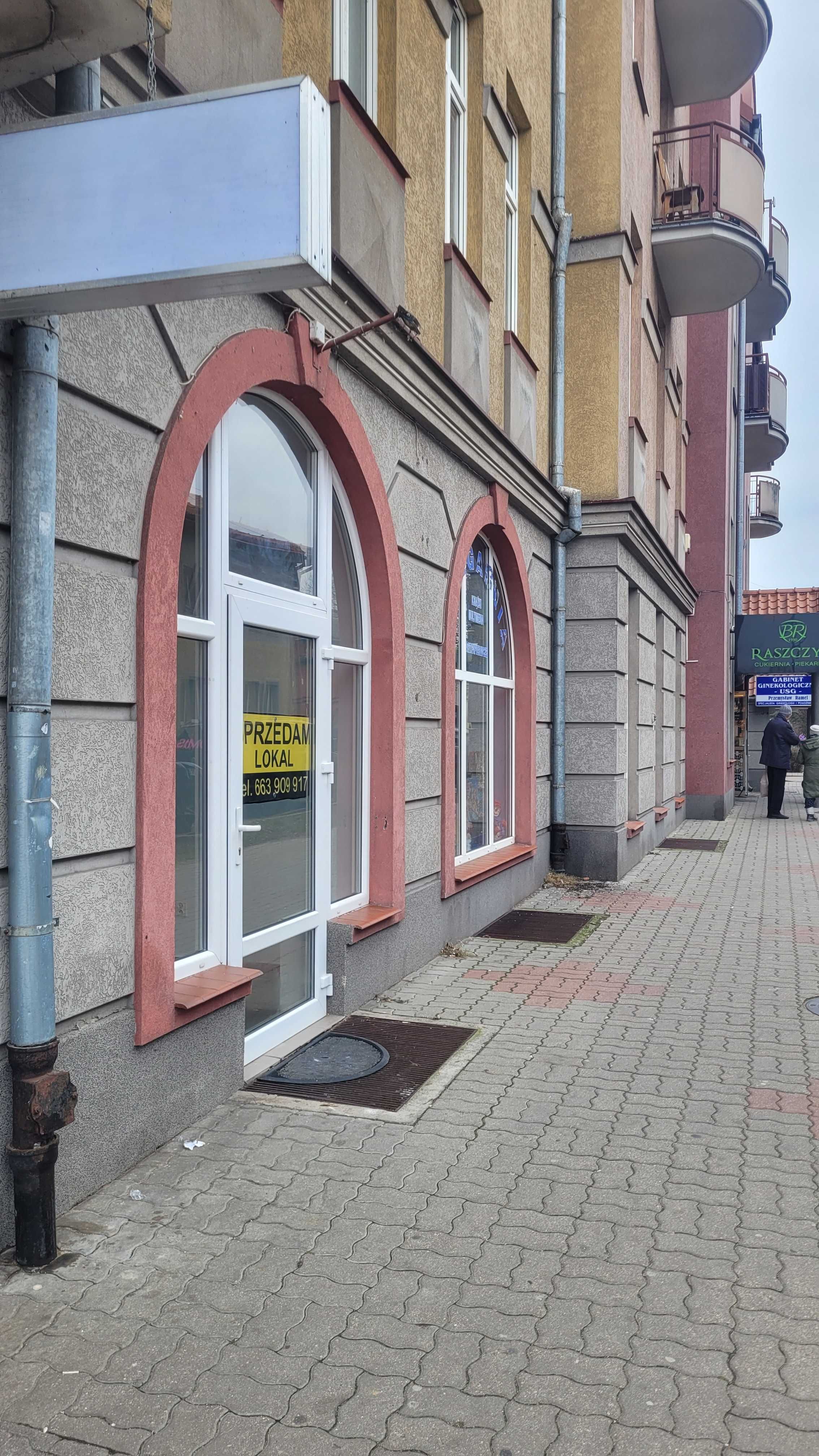 SPRZEDAM lokal użytkowy usługowy w Domu Handlowym Feniks centrum