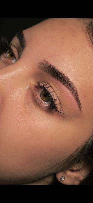 Запрошую на корекцію та фарбування брів