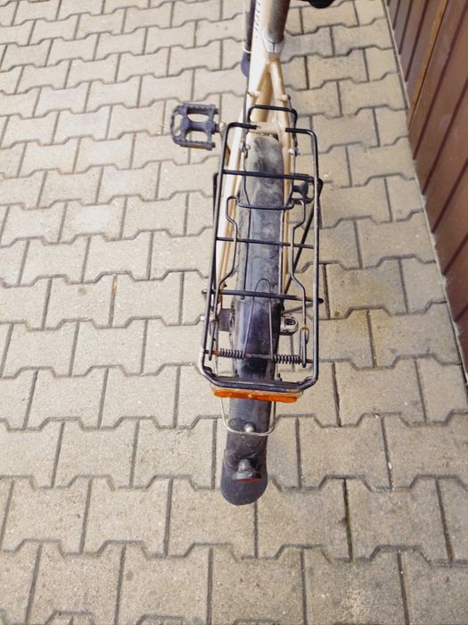 Rower miejski z koszykiem Pilne