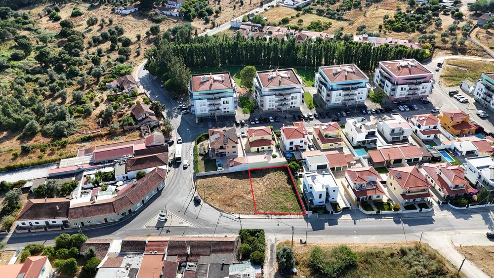 Terreno urbano santarém (junto às piscinas)