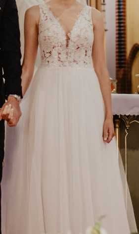 Suknia ślubna z piękną koronką rozmiar 36