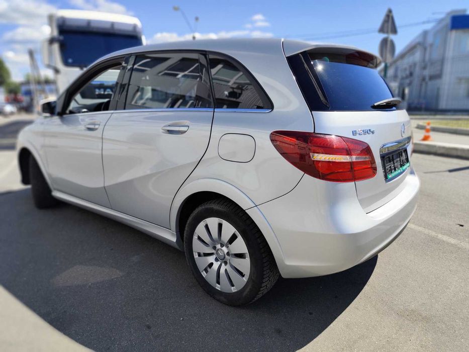 Mersedes B250e 2016 p 68т км рідного пробігу , запас хода 180 км