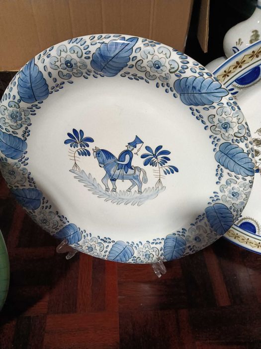 . Louça de Viana pintada á mão