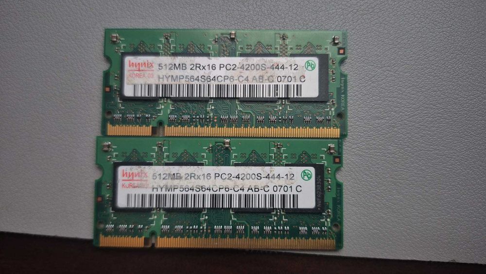2 x 512 MB RAM DDR2 PC2-4200S SO-DIMM